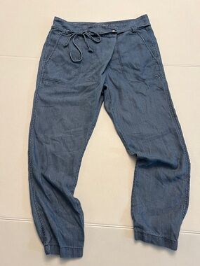 VINCE CHAMBRAY CROSSOVER FRONT DRESSY JOGGER WAIST TIE PANTS SIZE 4